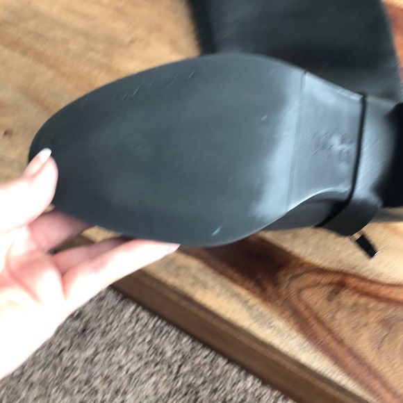 Boots - Picture 4 of 4